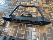 Load image into Gallery viewer, Fishbone FB22090 2018-Current Jeep Wrangler JL JLU &2020-Current Jeep Gladiator JT Mako Front bumper