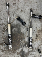 Load image into Gallery viewer, Jeep Gladiator fox 2.0 remote reservoir shocks
