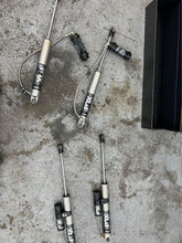 Load image into Gallery viewer, Jeep Gladiator fox 2.0 remote reservoir shocks
